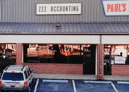 “U.S. accountant collaborating online with IndoLedger offshore bookkeeper securely”